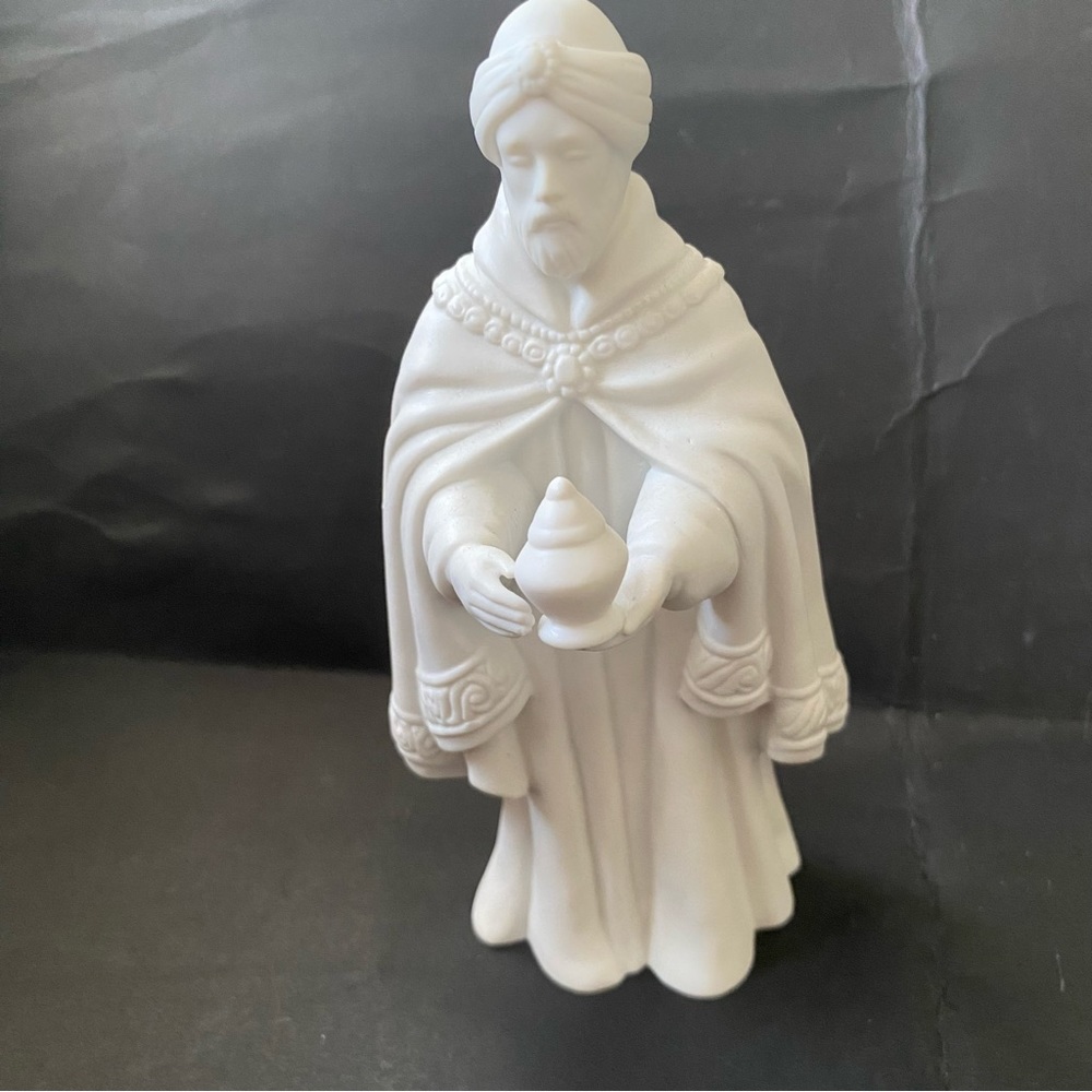 Avon Nativity Collectibles The Magi Balthasar White Porcelain Figurine